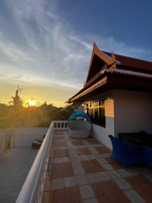 Genevieve Koh Samui